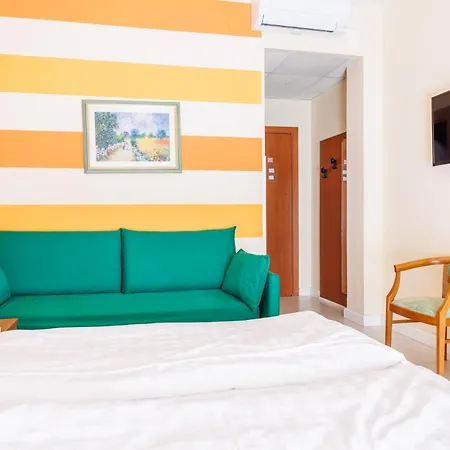 Paradiso Hotel 3*