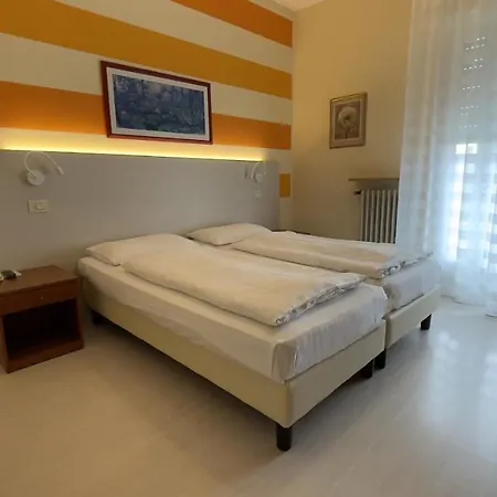 Paradiso Hotell 3*
