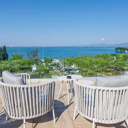 Paradiso Hotel 3*